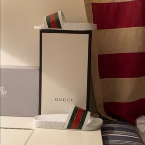 These are size 7.5 dead stock Gucci slides.